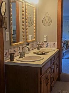 The Cardinal Lodge- A Riverside Retreat