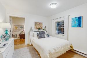 Arrowhead Resort - Undeniably Darling