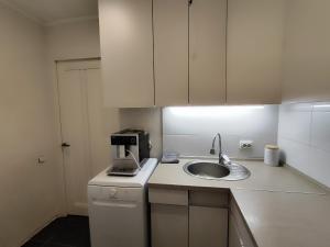 Двокімнатна на першому поверсі Нивки