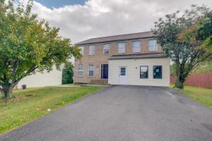 2 Mi to UMD Apt with Free Parking in Silver Spring!