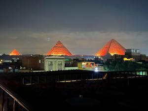 King Pharaohs GIZA pyramids VIEW
