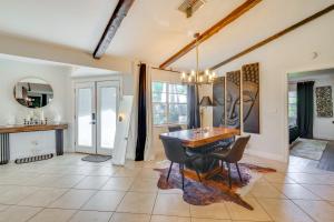 Bike to Dtwn Home with Hot Tub and BBQ in Cape Coral