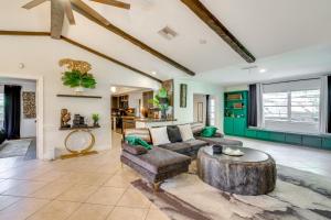 Bike to Dtwn Home with Hot Tub and BBQ in Cape Coral