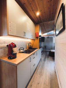 Charmful Beach Cabin - Sauna - Private Hot Tub