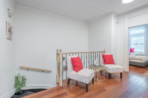 Elegant 3BR - High Ceilings & Vintage Charm
