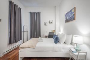 Spacious 3BR Downtown - 2 Queen & Bunk & Sofa Bed