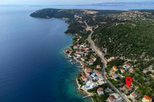 Apartments by the sea Supetarska Draga - Gornja, Rab - 5053 - 3hvězdičkové hotely ve městě Supetarska Draga