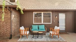 Luxury 3 BDR Edmond, Fuseball, Pac-Man, Sleeps 9