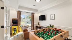 Luxury 3 BDR Edmond, Fuseball, Pac-Man, Sleeps 9