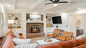 Luxury 3 BDR Edmond, Fuseball, Pac-Man, Sleeps 9