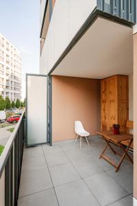 Luxury & Stylish Apartment in Wola Warsaw, Balcony