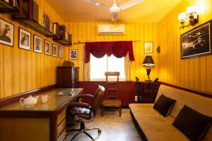 Cosy Artistic Apartment in Andheri H