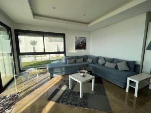 Luxurious Seaside Apartment