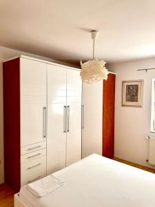 Apartments by the sea Tisno, Murter - 14346