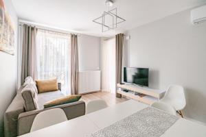 Luxury & Stylish Apartment in Wola Warsaw, Balcony