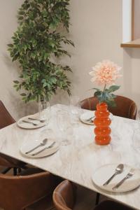 New open 岸里玉出 Maison Le Jaune 玉子心斋桥道顿崛电车直达