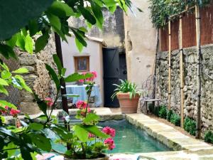 Chez Vous à Uzès, Heated Pool, Garden, Historic Centre