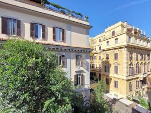 Spacious Prati Apartment for Families