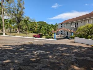 Tower Isles Condo with sea views