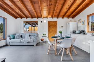 Home2Book Country Stay with Terrace BBQ