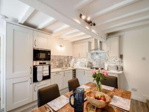 3 Bed in Thornton-Le-Dale 82856