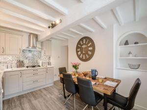 3 Bed in Thornton-Le-Dale 82856