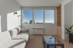 Bright with views -2Bd 1Bth- Bernabeu