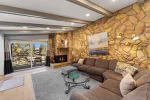 Lake Cliffe 305 Building A