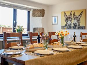 5 Bed in Portreath HELLF