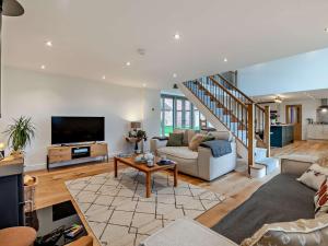 4 Bed in Howden 93496