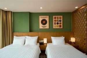 Record Hotel