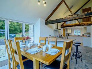 3 Bed in Llandefalle 93680