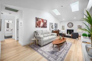 Tranquil Light-Filled Retreat 3BR Ranch