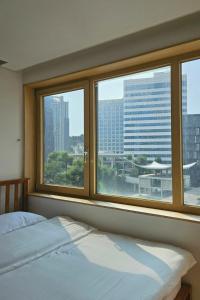 Seoul Station, Chungjeongno Station 1 minute walk