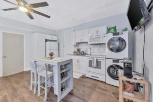 Sunny Tampa Home Near Downtown & Stadiums