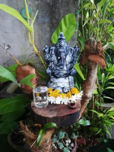 H S Home Stay