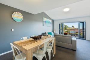 Summercloud - Huge Premium 2BR Apt on Huskisson Main Street By Nautilus Apartments Jervis Bay