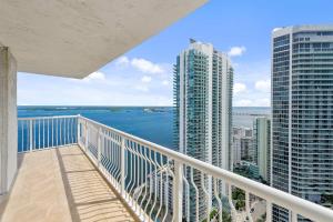 Luxury Brickell Penthouse Ocean Views Rooftop Pool