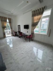 Nhà Nghỉ Hoàng Gia Phát