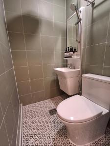 Rio Hotel-Hoegi Station, Subway Line 1