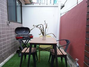 Yonsan Stay Near Yongsan Station line 1 Ichon station National Museum