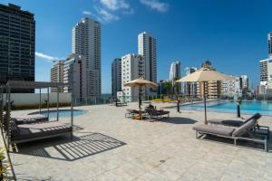 29th floor and Bay View-Pool