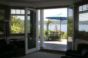 3 bed Lake Sammamish Waterfront + Peloton Bike