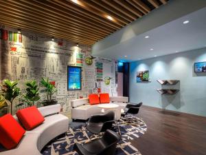 ibis Melbourne Hotel and Apartments