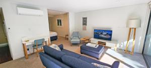 Stylish parkside retreat