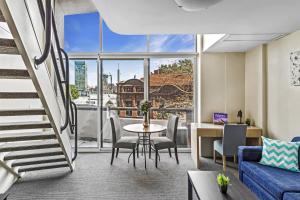 Metro Apartments on Darling Harbour