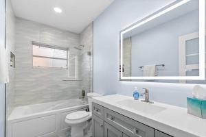 Las Olas & Beachside getaway with pool