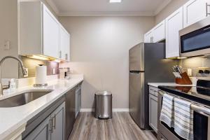 Landing Amazing 1BD Gym