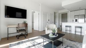 Landing Stylish 1BD Pool Gym