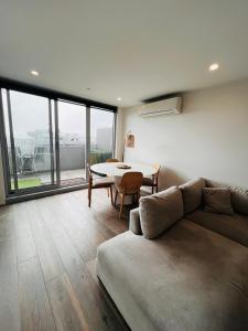 Private & Quiet Penthouse in Boutique Development